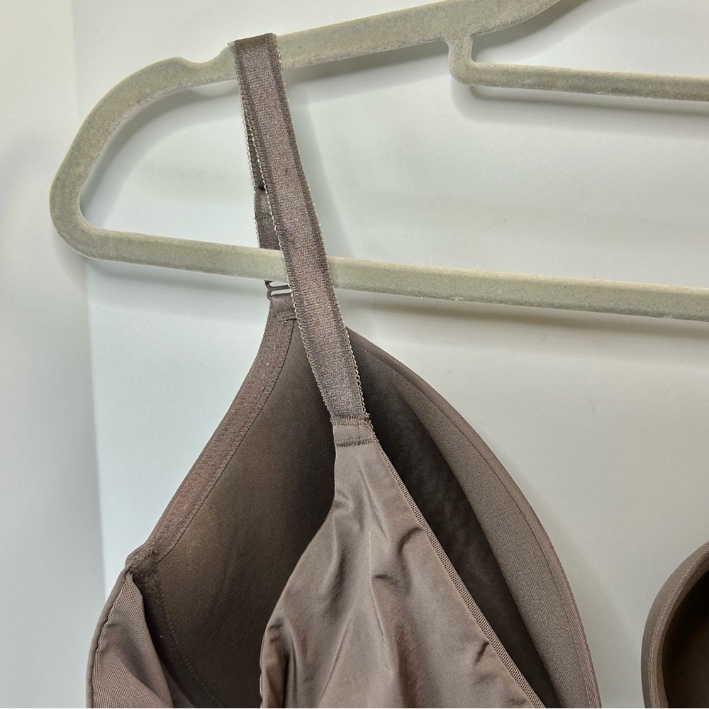 Torrid Curves Neutral Grey Brown Adjustable Strap Lightly Lined Bra 44C - Picture 7 of 14
